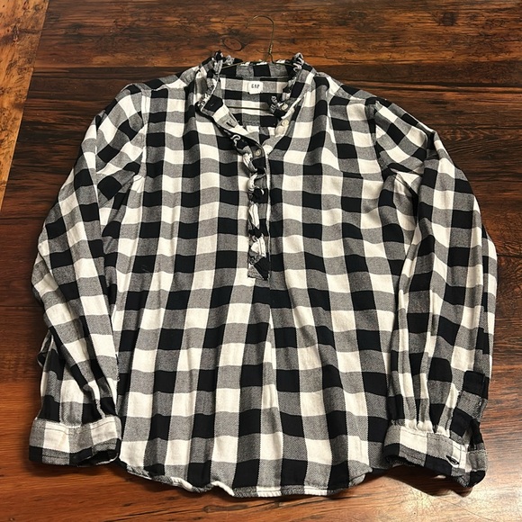 GAP Buffalo plaid Ruffle Popover Blouse Black and white buffalo check  size M - Picture 7 of 11